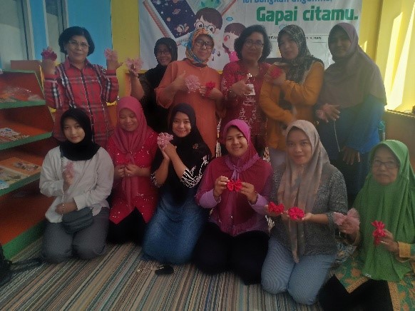 Rabu Seru Ibu Dan Anak di Perpustakaan