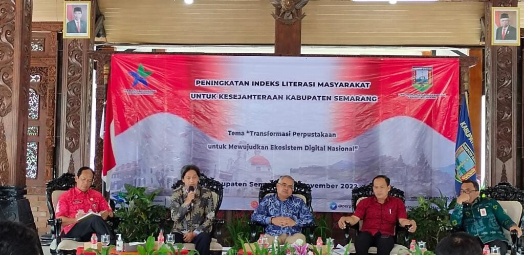 PERPUSTAKAAN SEBAGAI POROS LITERASI DIGITAL